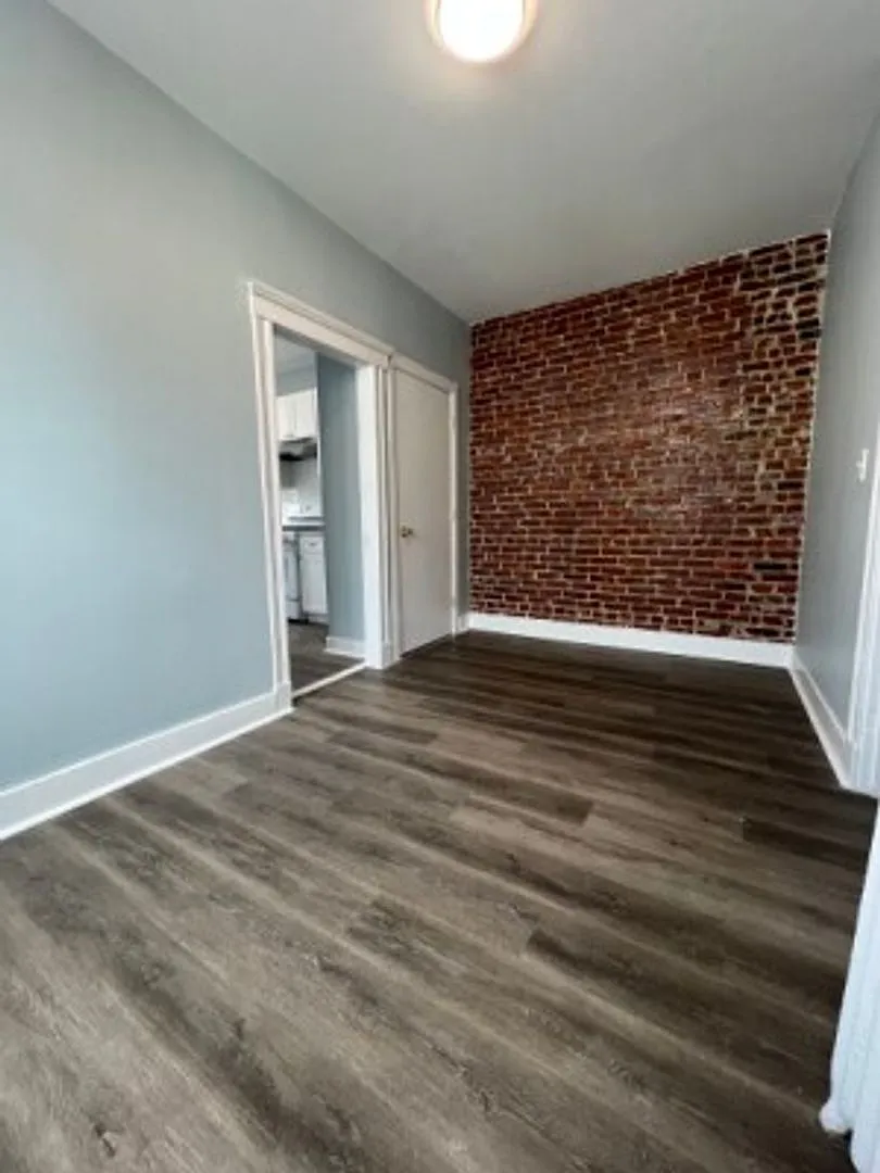 Great Location! Dishwasher, Pet Friendly, Back Porch, And Laundry-in-unit — Photo 4