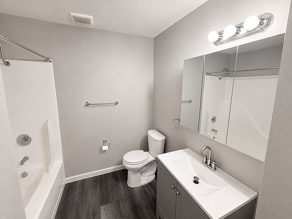 4th image of 4116 Loveridge Rd #21