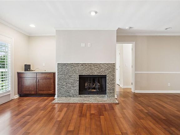 2nd image of 1538 Chantilly Dr #121