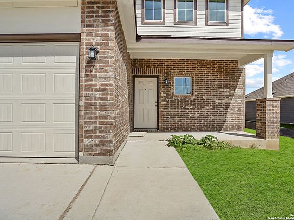 3rd image of 513 Fawndale Pt