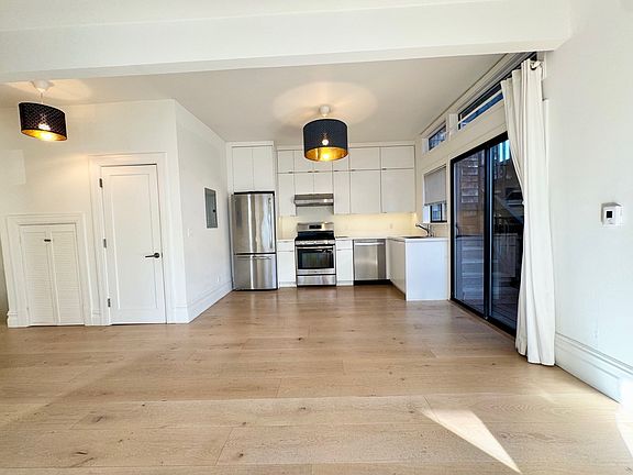 living room/kitchen