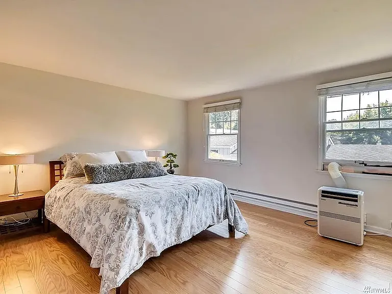 1420 Bellevue Way SE #4 — Photo 7