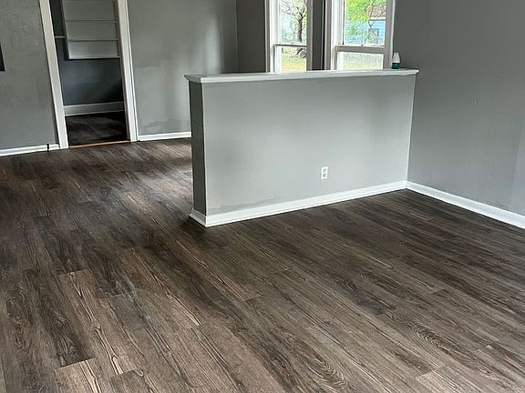 4th image of 501 Montgomery St
