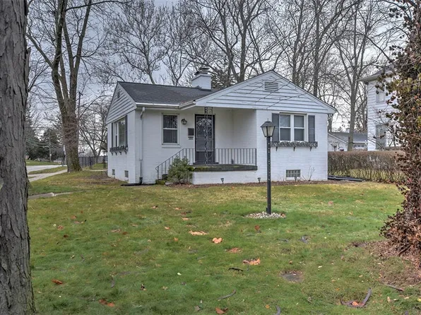 105 N Oakcrest Ave, Decatur, IL 62522