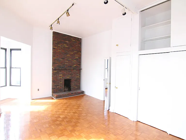 597 4th Ave #3R — Photo 4