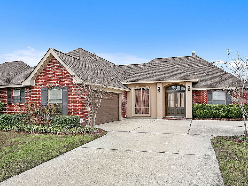 1st image of 214 Laurel Oak Dr