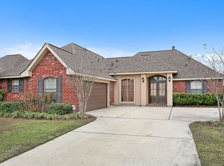 214 Laurel Oak Dr, Saint Rose, LA 70087