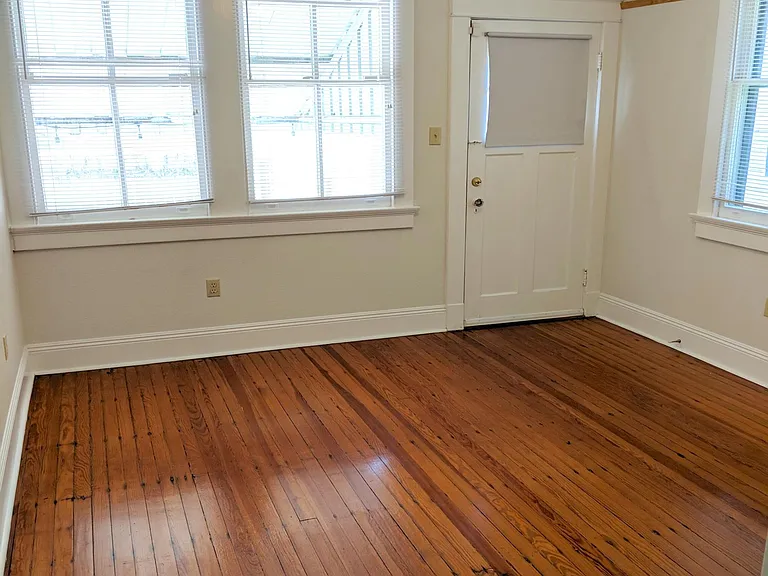 2429 Palmer Ave — Photo 9