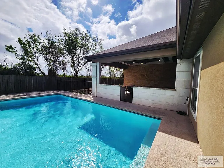 2521 Los Portales Dr — Photo 14