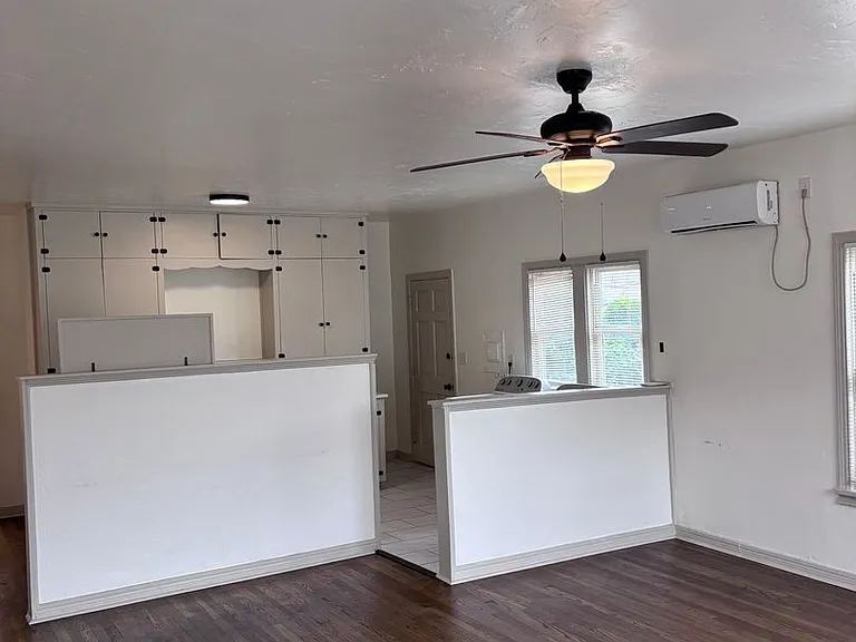 218 S Moore Ave — Photo 6