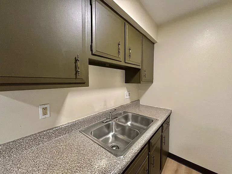 Breckenridge Davenport Apartments — Photo 112