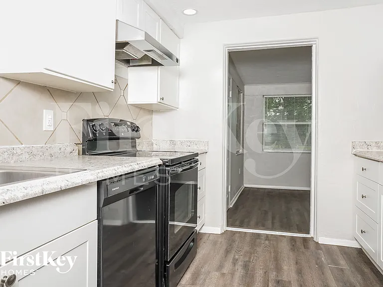 3567 Harbor Blvd — Photo 6