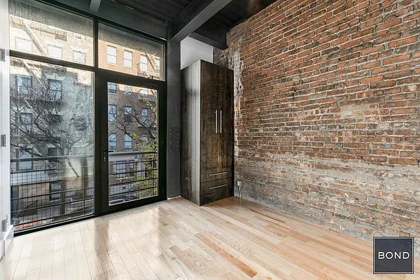 Rented by Bond New York | media 28