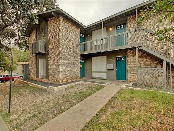 2nd image of 2506 Manor Cir #D28