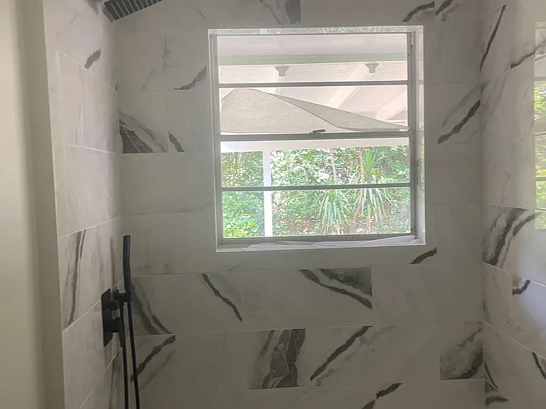 Hall Tub