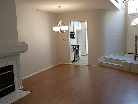 4th image of 7 Windhaven Pl
