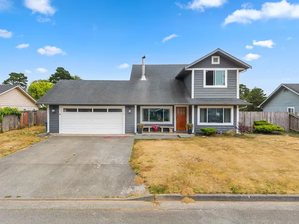 120 Victoria Ln, Crescent City, CA 95531