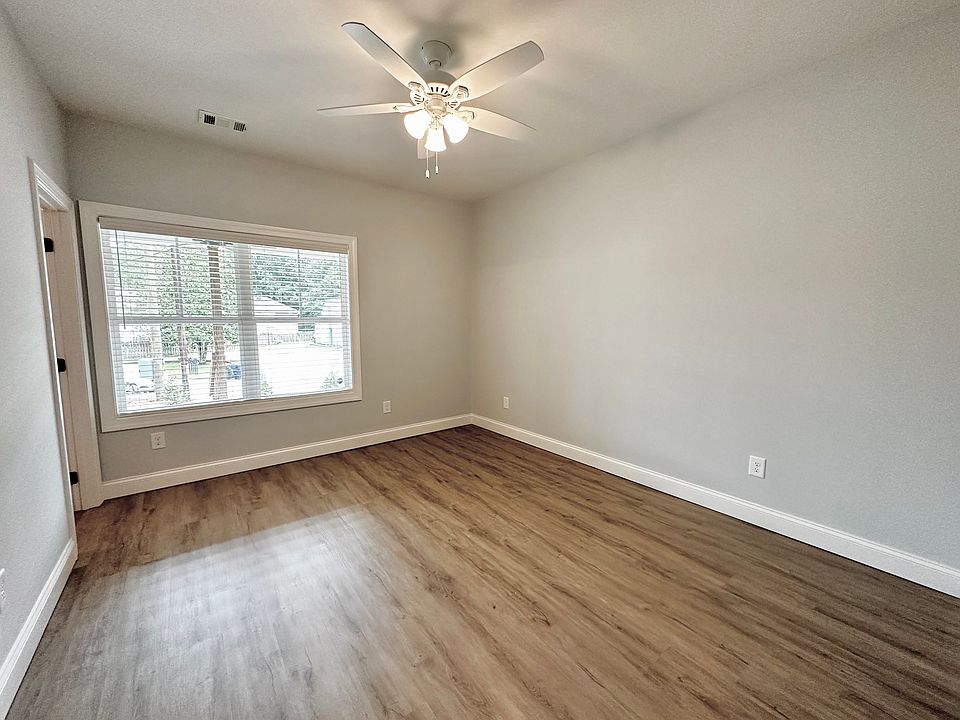 2nd image of 421 Martin Ave