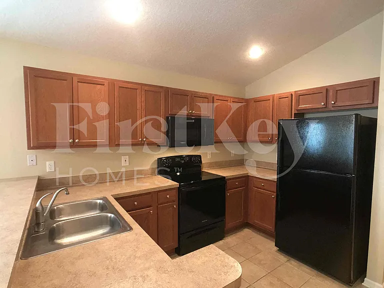 1736 W Pine St — Photo 10