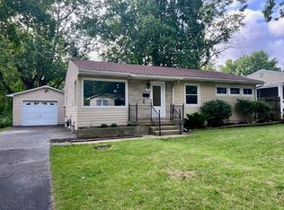 44 Northland Dr, Decatur, IL 62526