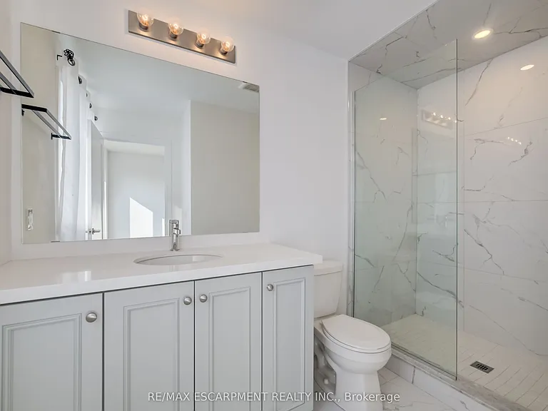 247 Burke St — Photo 28