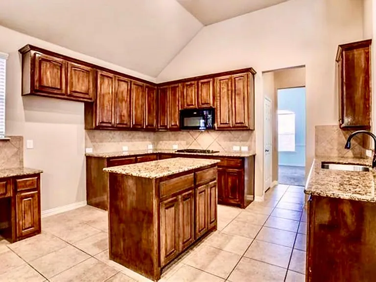 1708 Whispering Glen Dr — Photo 6