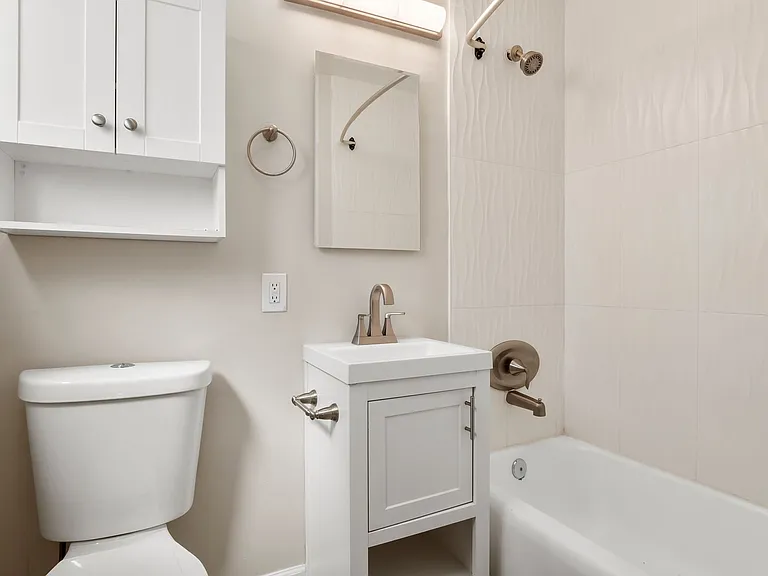 715 Cohasset — Photo 4