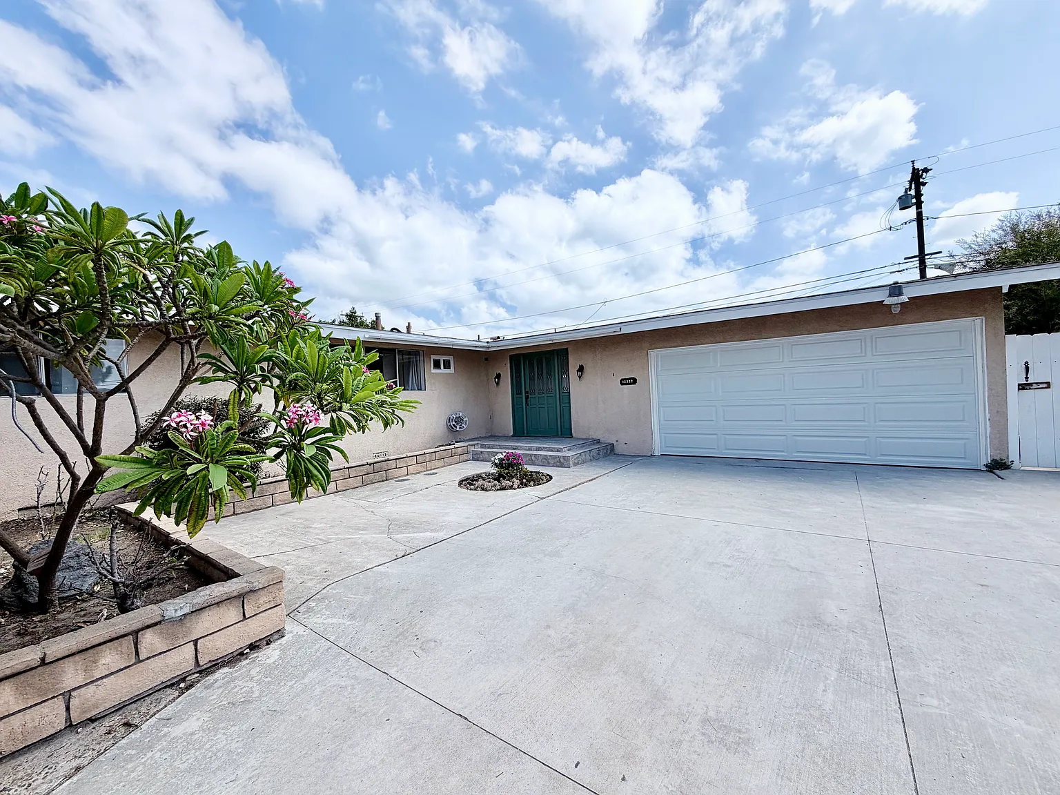 4 bed, 1448 sqft, $4,500 — Photo 2