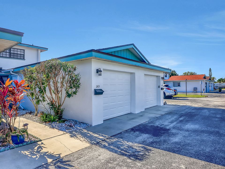 Garage in front of unit