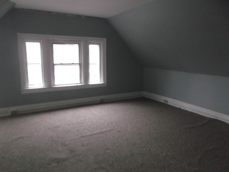 1st image of 384 Richmond Ave