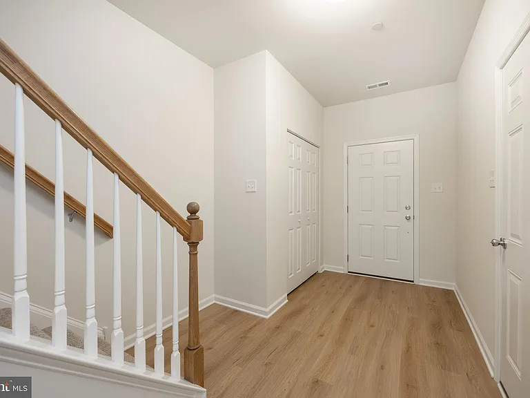 412 Ridgewood Dr — Photo 3