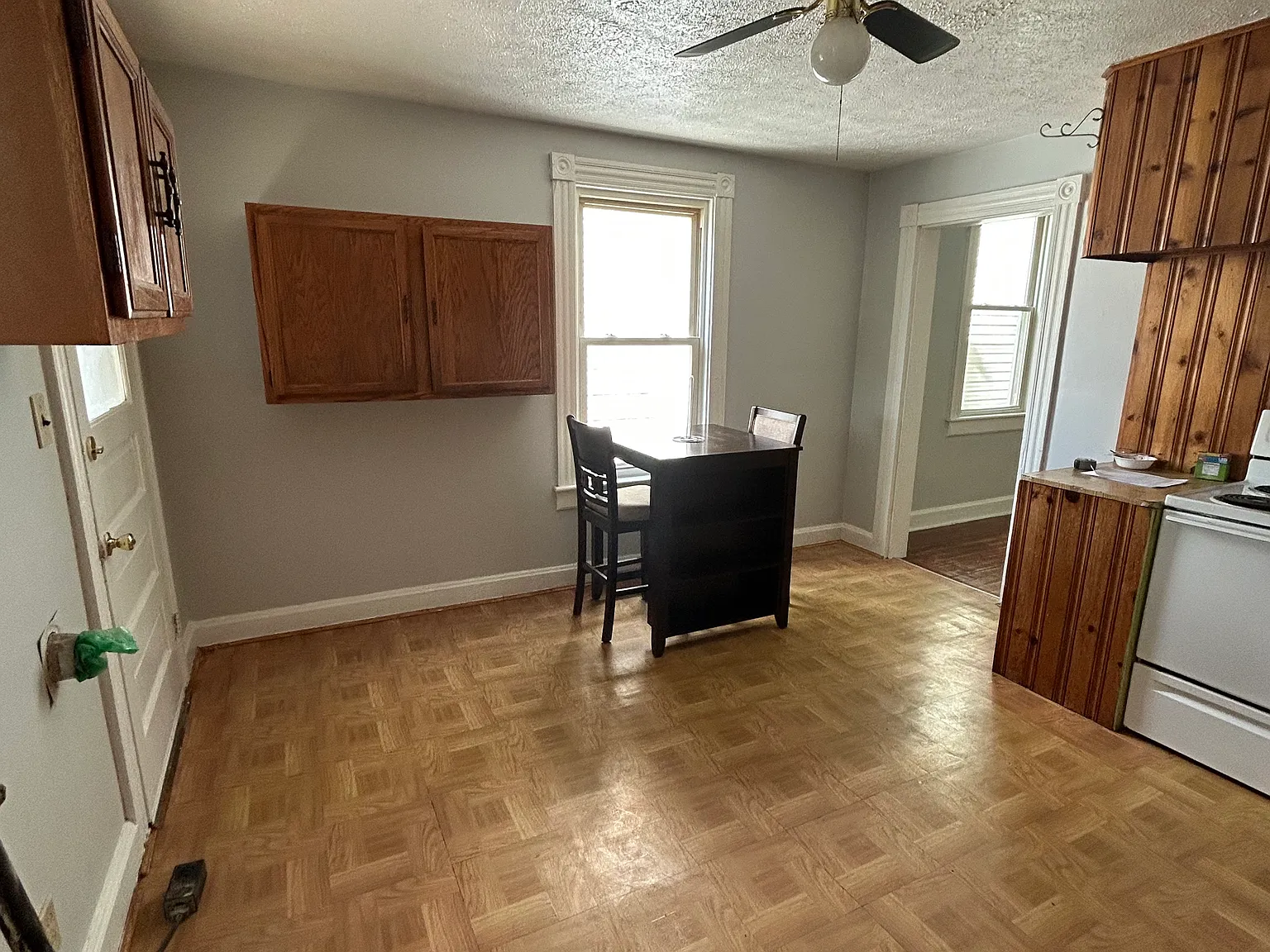 3 bed, 1227 sqft, $1,800 — Photo 4