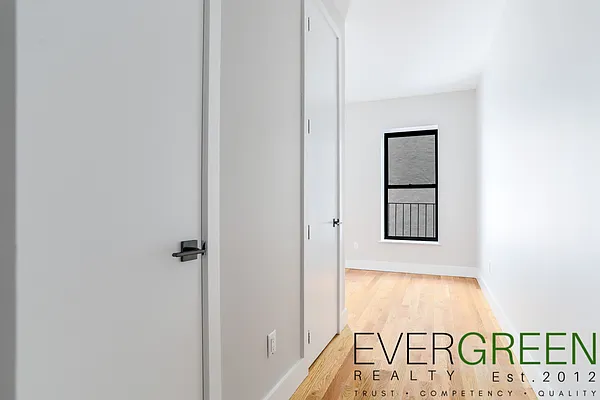 Rented by ERNY LLC | media 40