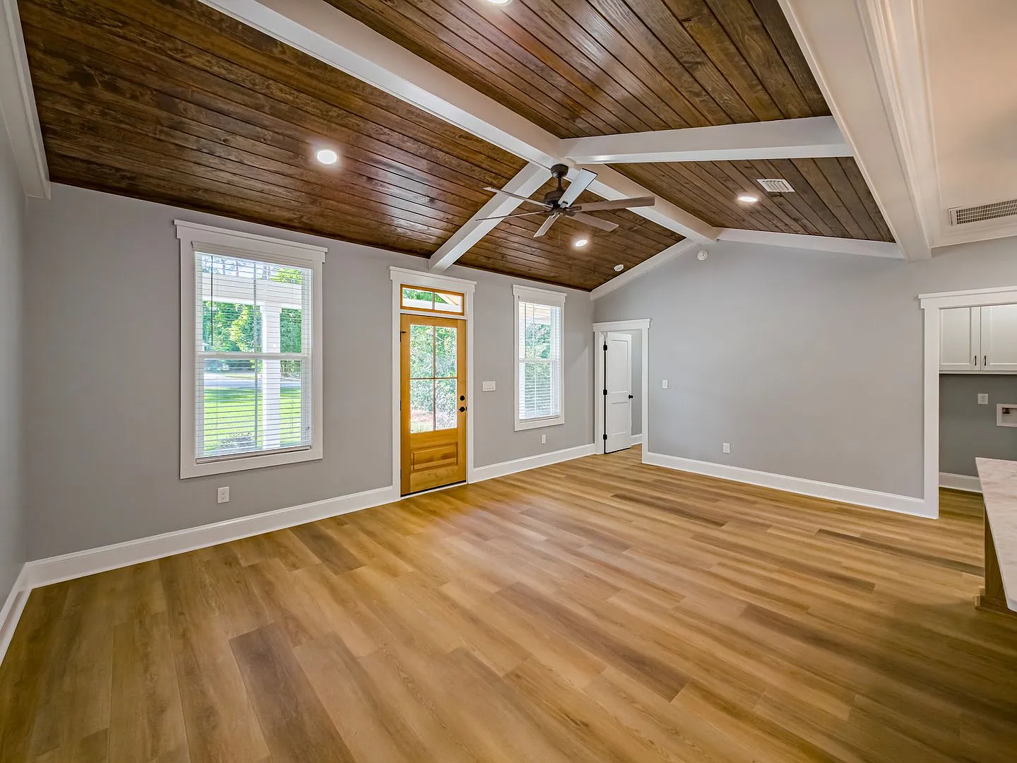 807 Cherokee Ave Unit A **Move In Special — Photo 4