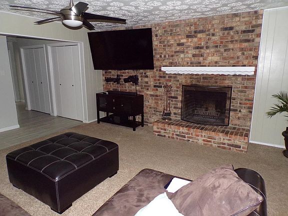 5th image of 3712 Fairmont Dr