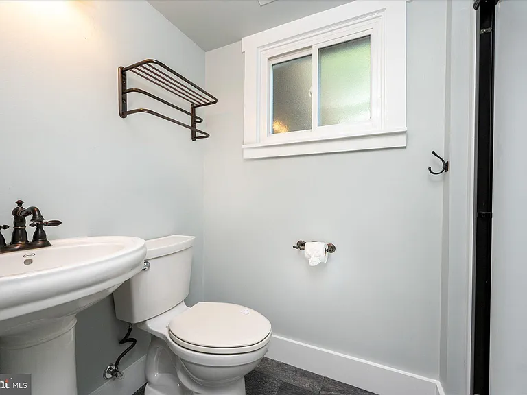 102 Sycamore Rd — Photo 24