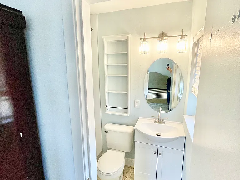 4541 Loring Pl — Photo 4
