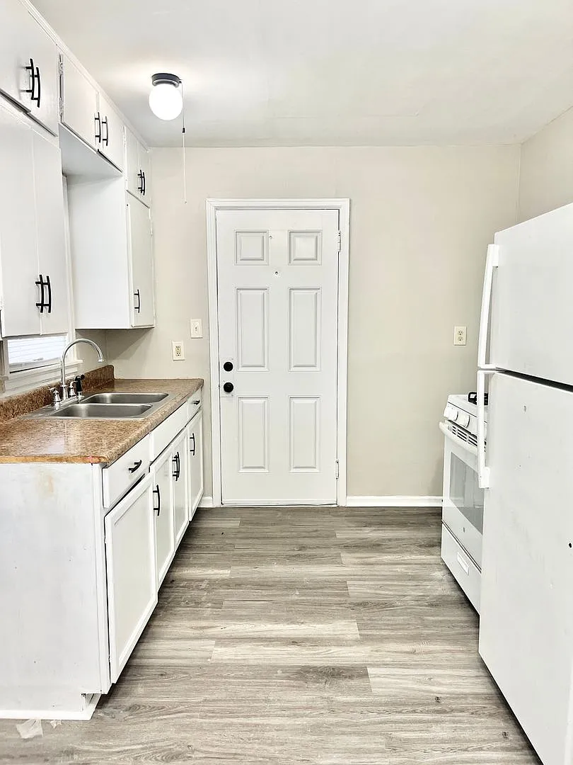 4840 Southside Drive-New — Photo 3