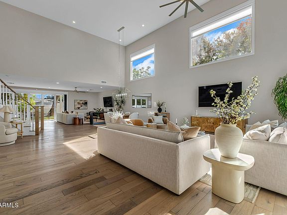 2nd image of 3913 E DEVONSHIRE Avenue