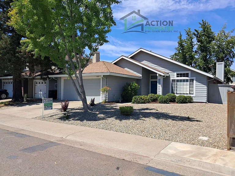3835 Hunters Glen Pl — Photo 1
