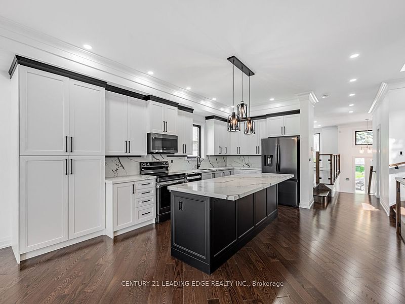 Toronto House for rent - 5 Bedrooms — photo 9