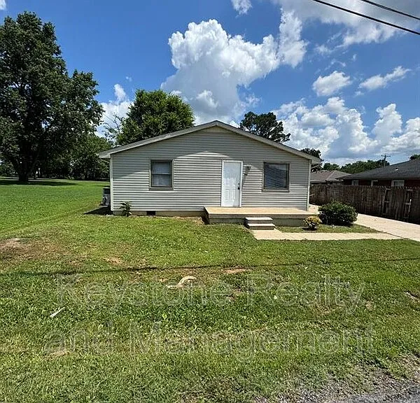 106 Dickerson Ln — Photo 1