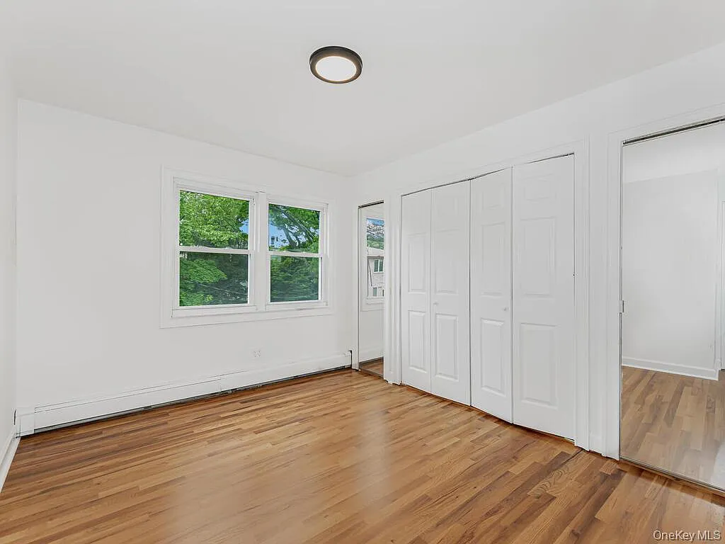 3 bed, 1.5 bath, 1297 sqft, $3,500 — Photo 3
