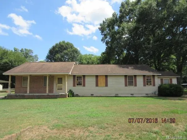 3 Crest Dr, Montgomery, AL 36108