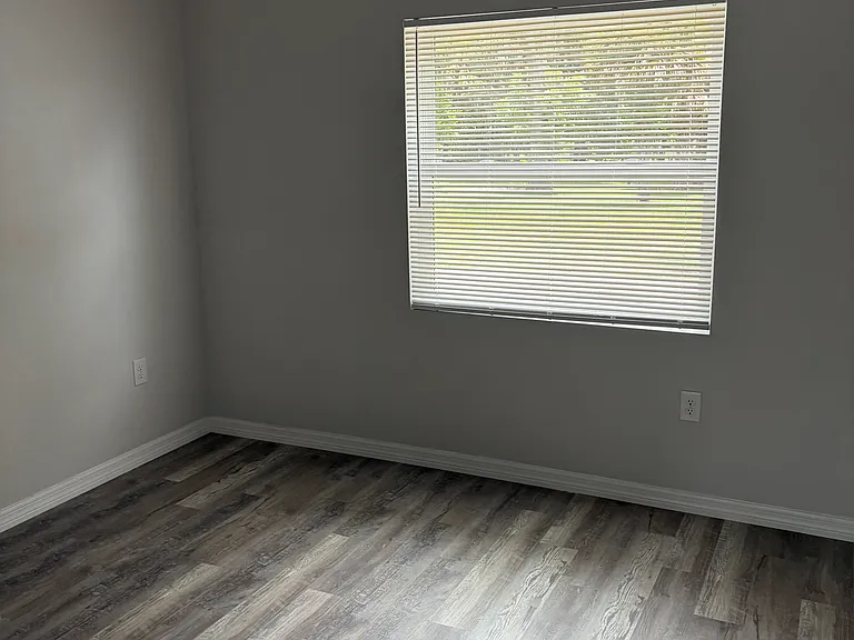 620 Whitehall St — Photo 14