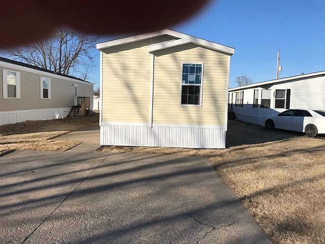 2nd image of 1735 NW Lyman Rd #2