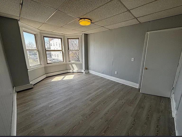 70 Eaton Pl #4A — Photo 5