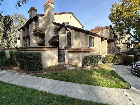 Side Patio Area/Gate to Patio