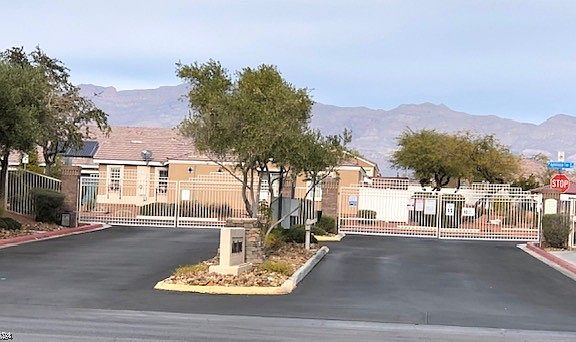 4th image of 827 Appleblossom Time Ave