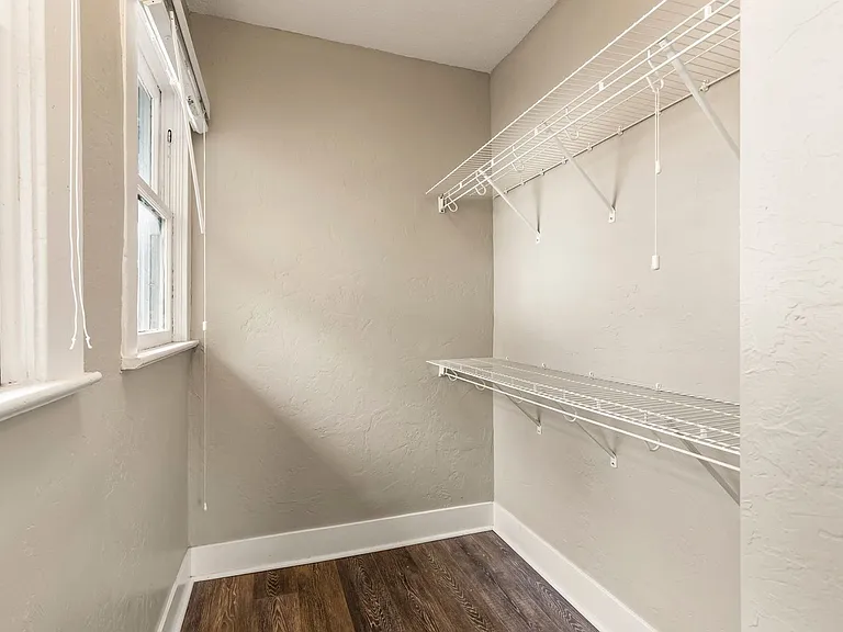5532 N Haight Ave — Photo 13